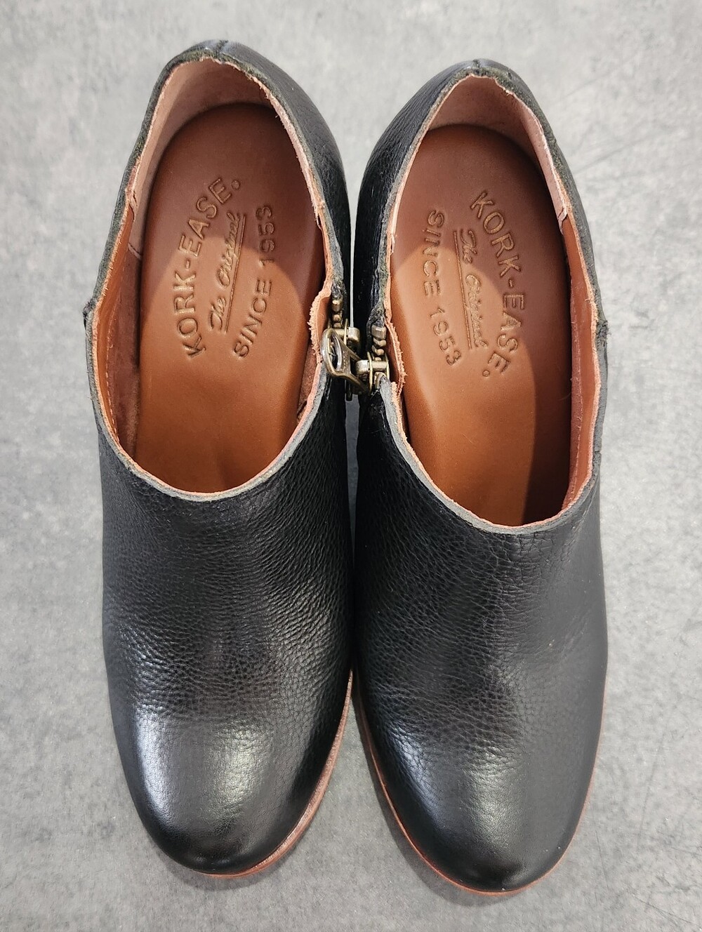 Kork-Ease black leather wedge ankle booties/shooties, size 5M